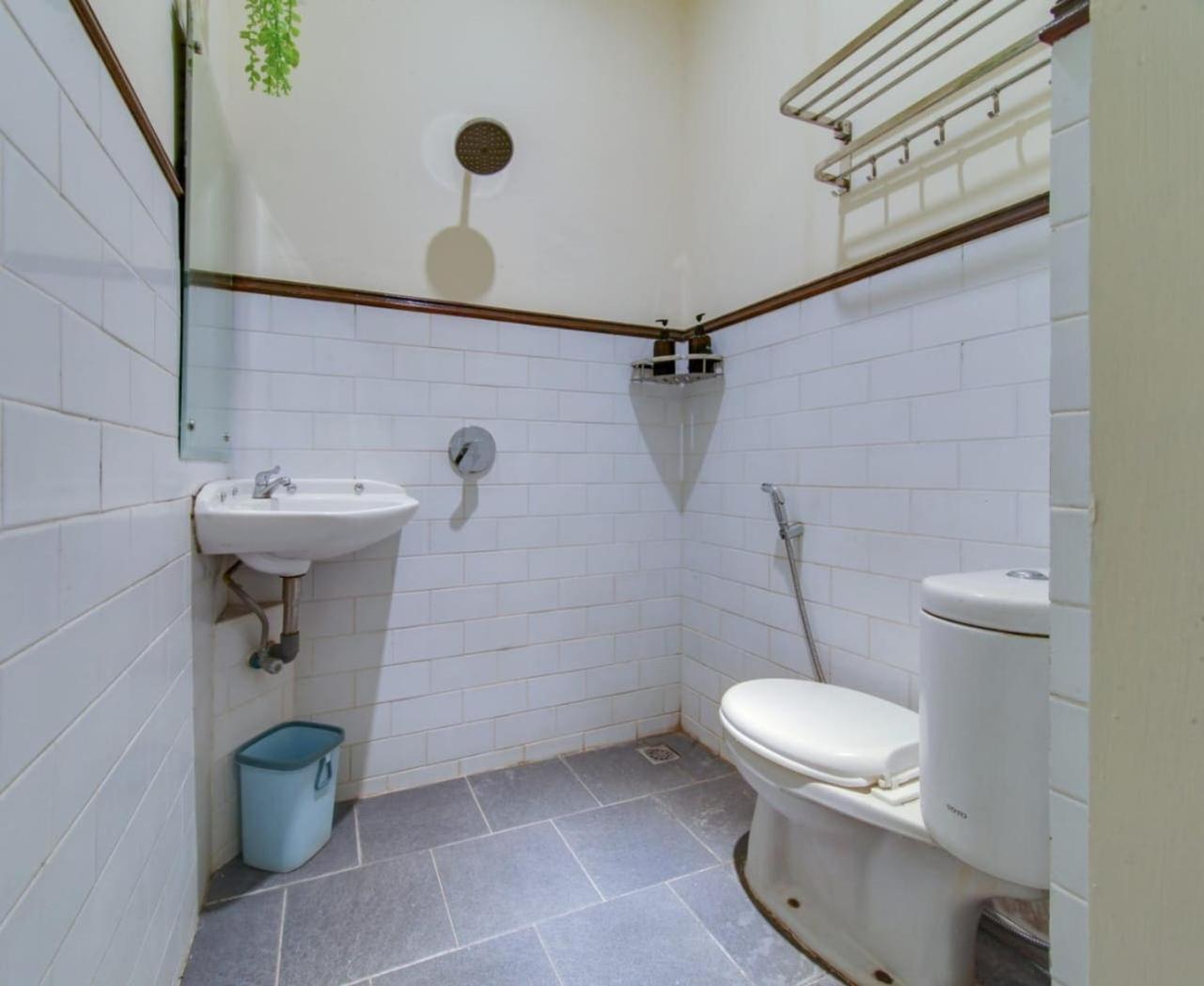 ג'קרטה Escotel Casa De Luga מראה חיצוני תמונה